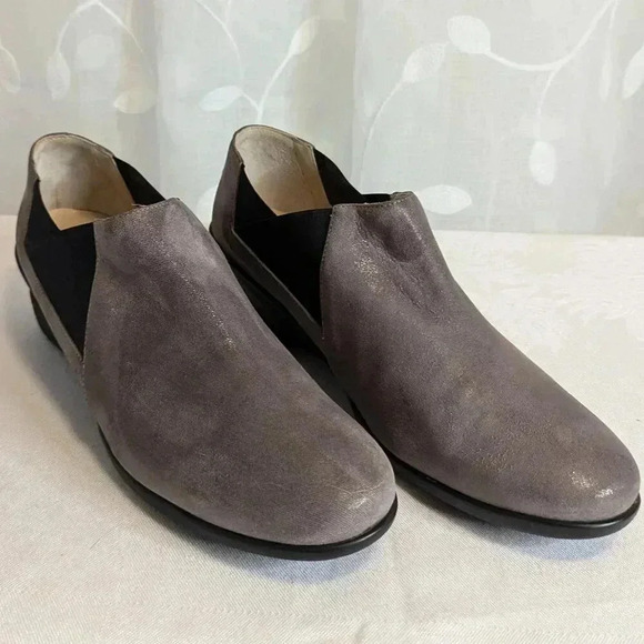 Amalfi By Rangoni Gray Suede Slip-on Loafers, Size 7.5 - Picture 1 of 8